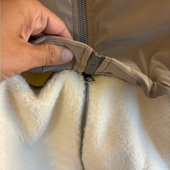 SPANX Cropped vest two in one vest and fleece - Picture 11 of 16